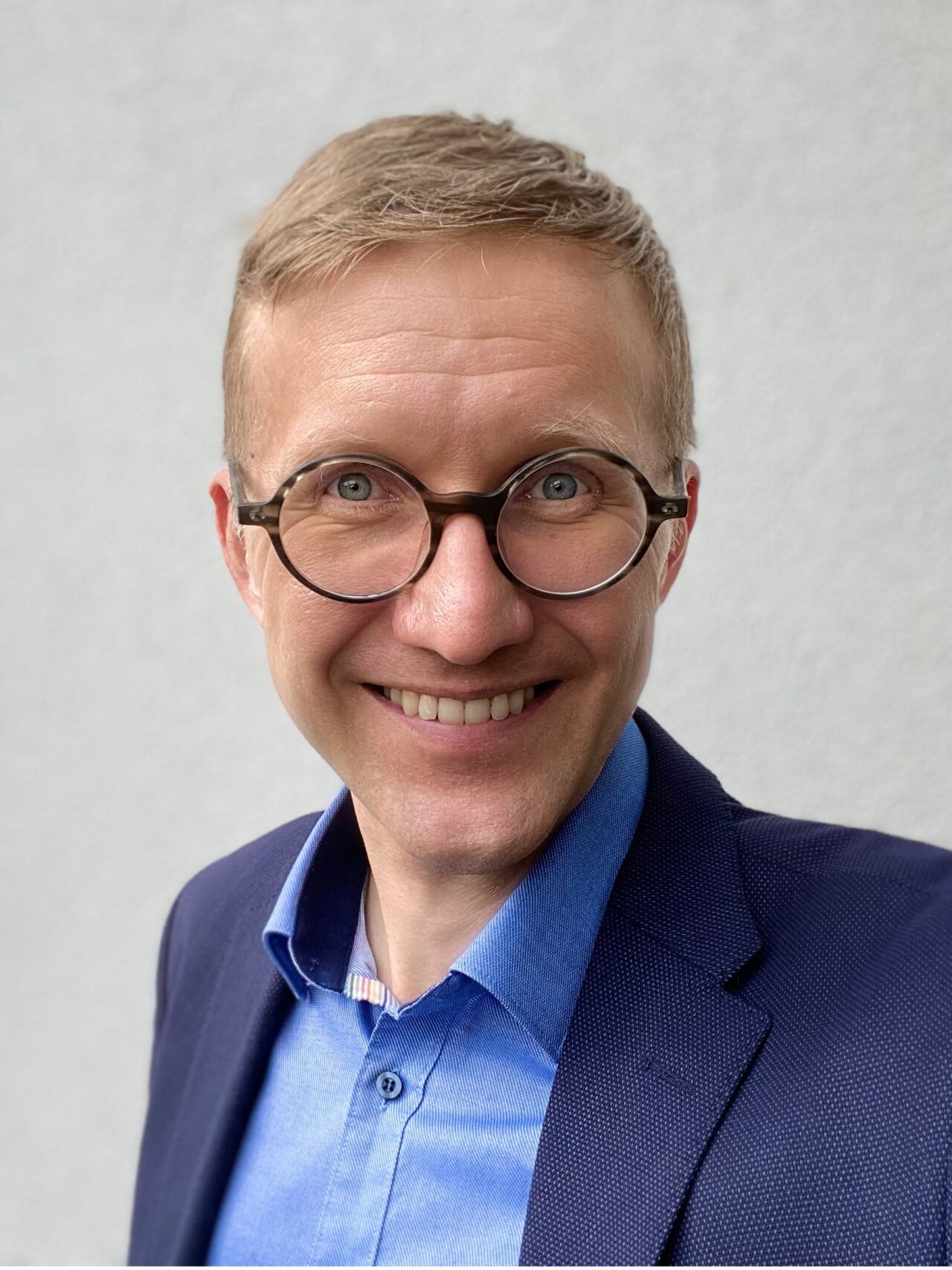 Mikko Merisaari, Professio