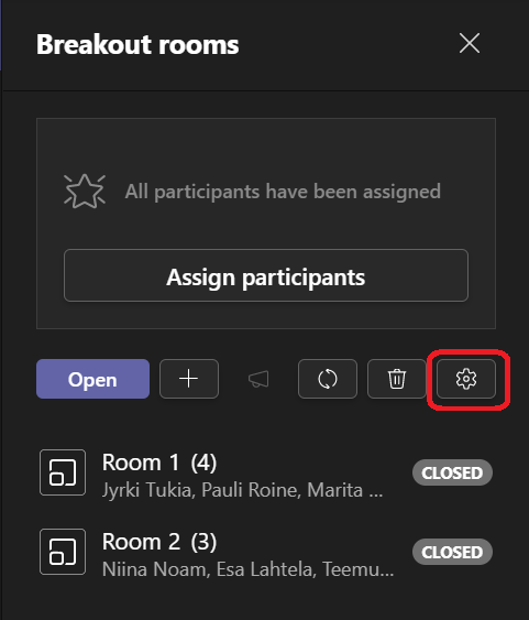 Pienryhmätilan asetukset löytyvät ikkunan oikeasta laidasta keskeltä rattaan kuvan takaa.
